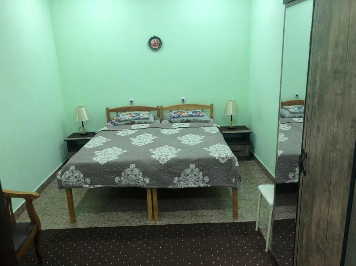 Hostel Bukhara Gold Tashkent Esterno foto