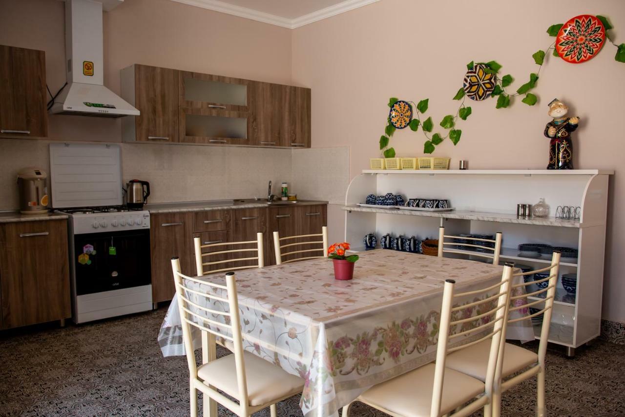 Hostel Bukhara Gold Tashkent Esterno foto